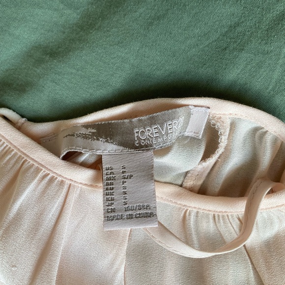 Forever 21 peach flowy dress - Picture 2 of 3